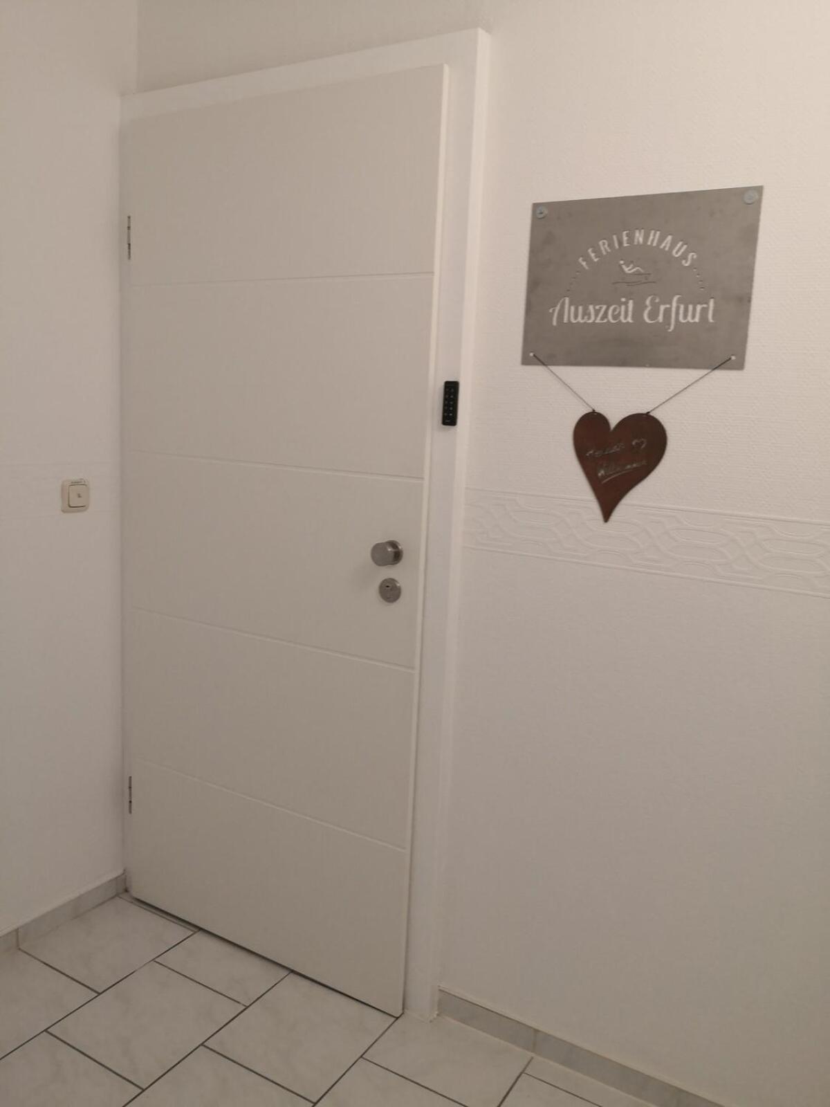 Auszeit2 Erfurt - Stilvolle Dachwohnung Mit Parkplatz - Zentrumsnah 外观 照片